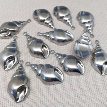 20 Vintage Silver Toned Shell Charms