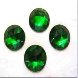 12 Vintage German Emerald Green Round Glass Cabochons #9131