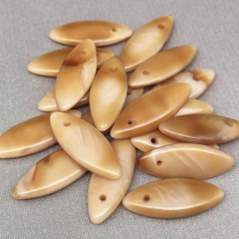 20 Vintage Cream Topaz Drop Glass Beads