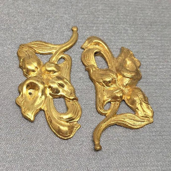 2 Vintage Brass Flower Metal Stampings