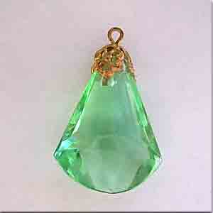 1 Vintage Green Faceted Crystal Glass Pendant