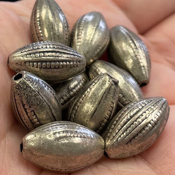 10 Vintage Silver Oval Metal Beads #1076