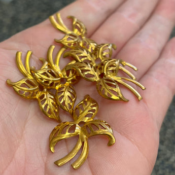 6 Vintage Tri Leaf Brass Stampings #8836