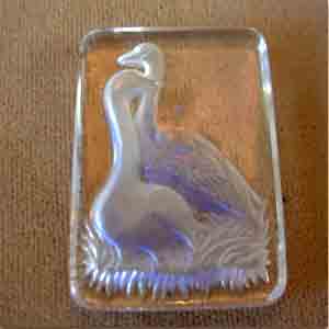 1 Vintage Blue Two Swans Intaglio Glass Cabochon #9274