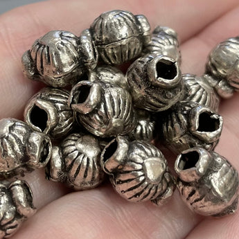 25 Vintage Embossed Heart Metal Beads #5034