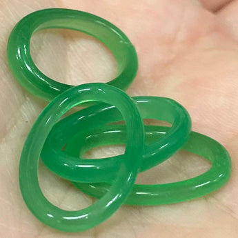 4 Vintage Green Oval Glass Rings