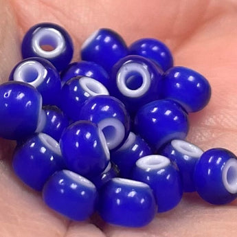 25 Vintage Italian Blue White Heart Glass Beads