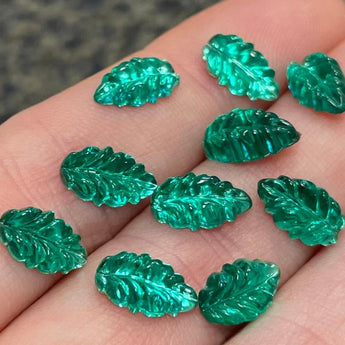 10 Vintage Green Leaf Glass Cabochons #9453