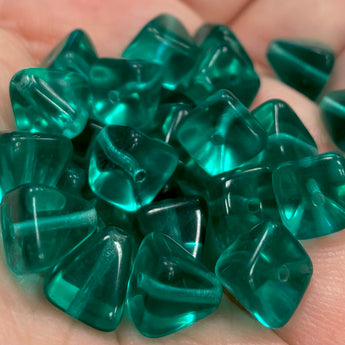 25 Vintage Emerald Czech Pyramid Glass Beads