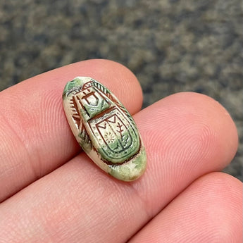 1 Vintage White Green Scarab Egyptian Glass Cabochon #9542