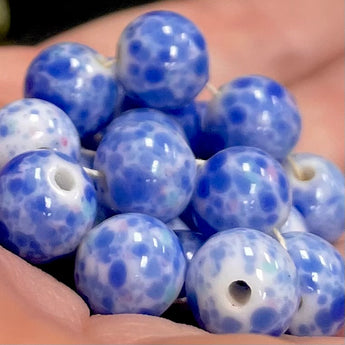 25 Vintage Mottled Blue Japan Round Glass Beads