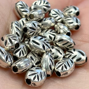 25 Vintage Metal Silver Plated Acrylic Oval Beads