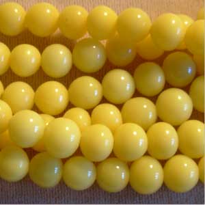 10 Vintage Japan Buttercream Yellow Round Glass Beads #4520