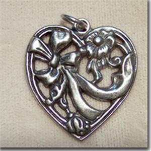 2 Vintage Heart Pewter Metal Pendants 25mm