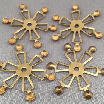 8 Vintage Star Flower Brass Flower Metal Findings