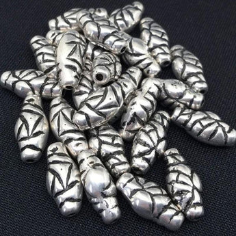 25 Vintage Acrylic Silver Plated Metal Coated Beads